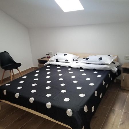 Autentic Adorabil Apartment Albestii Paminteni Eksteriør billede