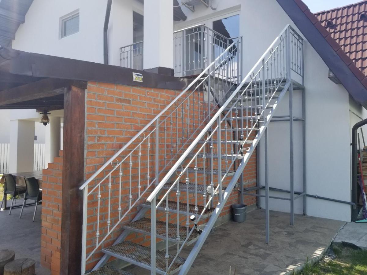 Autentic Adorabil Apartment Albestii Paminteni Eksteriør billede